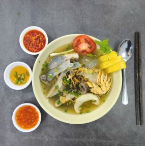 Đặc biệt: Chả + Cá +Bao tử + Trứng + Sứa + Gân