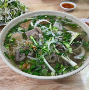 Số 4: Chả + Cá +Bao tử + Trứng